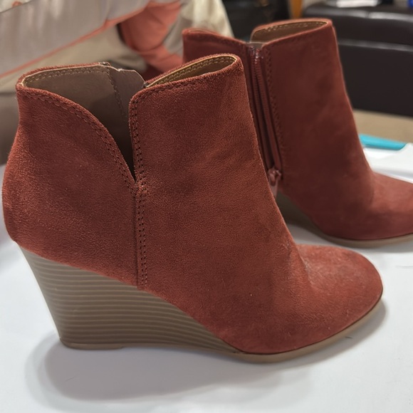 Rust Orange Wedges - Picture 2 of 2